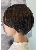 ボリュームダウンストレートショートstyle