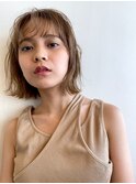 外ハネ切りっぱなしボブ