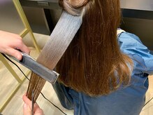 《ドライヤーで乾かしてアイロン》　自然に仕上がる縮毛矯正　〔自由が丘・縮毛矯正・奥沢・田園調布〕
