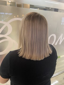 ヘアースペースブルーム ヒーロー 園田店(HAIR SPACE BLOOM hero) 【園田/ブリーチカラー】ホワイトブロンドカラー