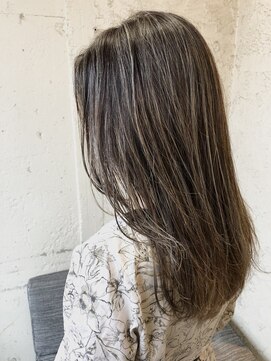 ペネロープ(Penelope) セミロング/コントラスト極細ハイライト