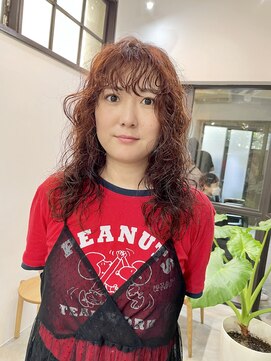 ナループロアオハナ(Nalu pu loa ohana) ロングパーマ/顔まわりレイヤー/パーマ/赤みオレンジ