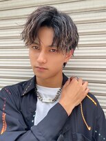 ツーダブルバイフィフス 西梅田店(WW.. by fifth)&nbsp;センターパートツイストスパイラルパーマ刈り上げメンズパーマ