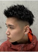 ツイストスパイラルパーマフェードメンズショート刈り上げ短髪