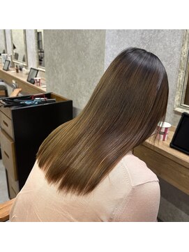 コンフィー(comfy) ★髪質改善ストレート