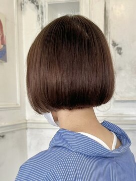 カムジーヘッドカミノウラ(COMEGHEAD KAMINOURA) 大人マッシュショート丸みショート黒髪ショートベリーショート