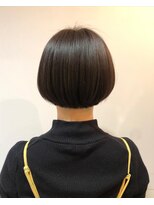 コク(koku) 黒髪×丸みショートスタイル