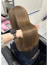 カラーの施術と同日にする事が可能◎