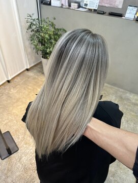メリー オオサカ(Merly Osaka) white beige balayage