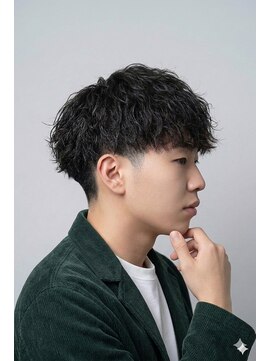 レボ 神宮寺店(Revo) 人気パーマ。細かめ波巻きスパイラルパーマ