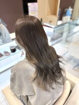 ゴットフロー(GOTTO FLOW)&nbsp;グレージュ/アッシュベージュ/透明感カラー/レイヤー/巻き髪