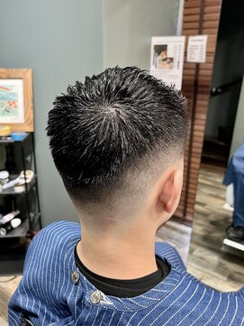 スタンドバーバー 柏(STAND BARBER) 刈り上げセンターパート/波巻きツイストスパイラル/柏/柏駅