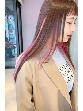 ティル(till) 【till_emi】艶髪オン眉ロング+インナーカラー桜ピンク