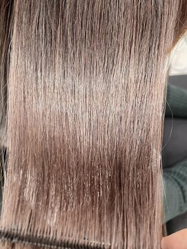 エスカーラ 表参道(THE ESCALA) 髪質改善カラーでホワイトグレージュもツヤサラに!