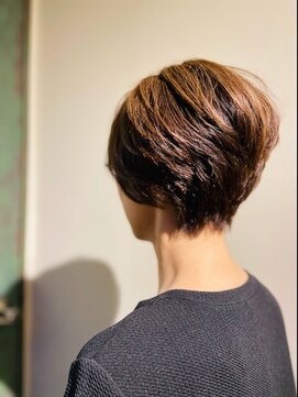ペルルヘアー(Perlehair) くびれショート