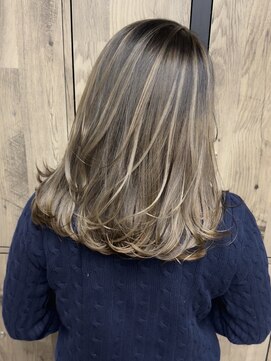 ヴィフ 大船(VIF) ナチュラルカールエアリーカールイメチェンヘア小顔カットモテ髪