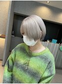 ホワイトグレー