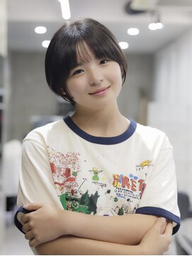 スラップス(SLAPS.) 丸みショート　前髪あり　黒髪　大野城　美容室