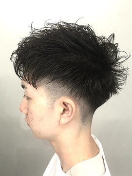 ナイロン(NYLON) ツーブロスキンフェード