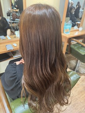 オーストヘアー リュウール(Aust hair Lueur) エアリーレイヤー　ミルクティーベージュ