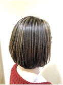 大人ボブ　白髪ぼかしハイライト