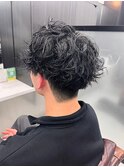 刈り上げ ツーブロック マッシュ 黒髪 無造作パーマ