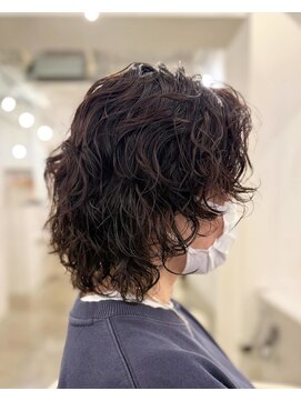 キミドリ(KIMIDORI) グレイヘアも◎ウルフレイヤーひし形パーマ【恵比寿KIMIDORI】