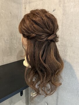 エイミー 伏見店(aemii) ふわふわハーフアップ