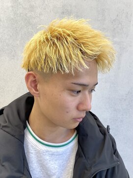 ルースト 西院店(ROOST) イエローゴールド/ジェットモヒカン/フェード