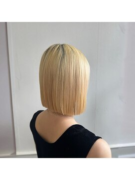 ハグヴィアン(HUG BIEN) ぱつっとボブ