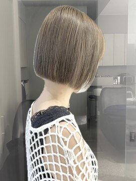 イリ(iLi) 【iLi×REN】ミニボブ/ボブ/ミルクティーグレージュ《立川》