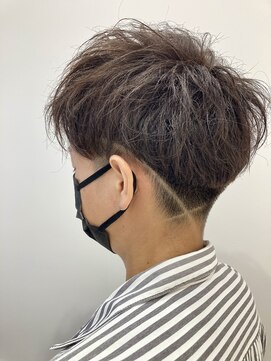 アンドザビューティ(AND THE BEAUTY) サイドパートアップバング
