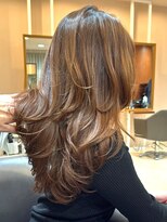 レジナヴィータ 栄(Reginavita)&nbsp;韓国ヘア 髪質改善 ベージュカラー 顔周りレイヤー 20代 10代