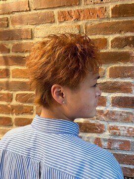 ミリオンバックス 御徒町店(Million Backs) 御徒町/刈り上げセンターパート/波巻きツイストスパイラル