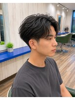 ルートヘア 辻堂店 20代韓国風センターパート黒髪メンズショート束感ツーブロック