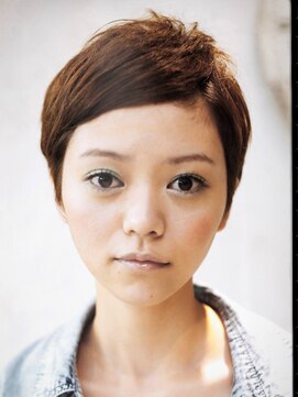 ブルー ヘアーメイク(Blue Hair Make) マニッシュなショートスタイル１