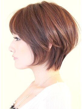 レウナ 外苑前(Reuna) 【30代40代50代】大人可愛い前下がり小顔ショート