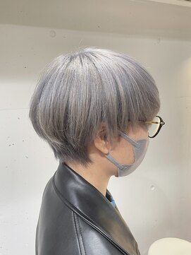 スタジオフォーエイチ(STUDIO 4H) シルバーカラー/ホワイトブリーチ/ダブルカラー/マッシュ