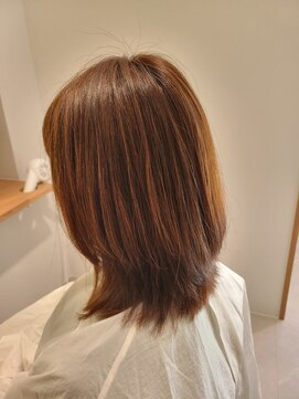 ミチル(michill) ナチュラル外ハネミディ