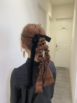 コル(CoL) お呼ばれヘアに！ポコポコポニーアレンジ！