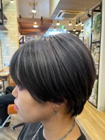 フレンズ 手稲店(friend's)&nbsp;ポイントカラーグレーシルバーハイトーンショートボブ札幌美容室