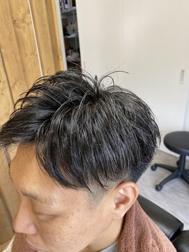 シープラス(C+) ツーブロック質感カット