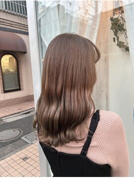 ルパラディ(leparadis) [le paradis] やわらかく溶け込むミルクティーベージュ