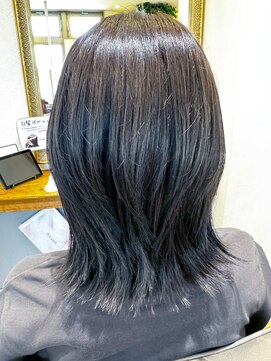 ユーシャンボール(U-CHAMBORD) 透明感ミディアムレイヤー【寝屋川/髪質改善/白髪ぼかし】