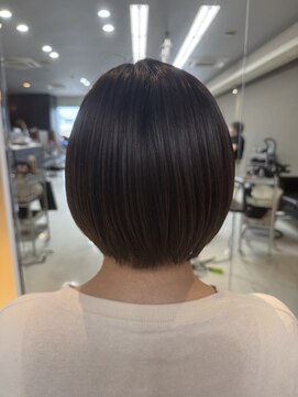 シャンプーボーイエイムス(SHAMPOO BOY aims) 丸みショートボブ
