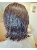 クセを生かした大人のミディアム外はねボブ
