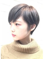 シータ(sheta)&nbsp;20.30代黒髪透明感グレージュカラーハンサムマッシュショート