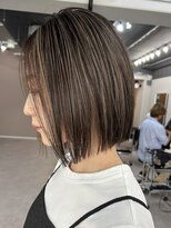 レブ 四条烏丸(Reb,)&nbsp;切りっぱなしボブハイライトカラー白髪ぼかし30代