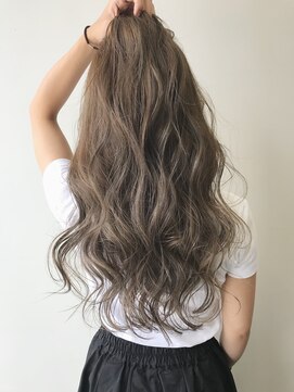 ビグディーサロン(BIGOUDI SALON) 外国人風グレージュ×波巻き