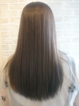 オッジ ヘアー ジャッロ(Oggi Hair giallo) ナチュラルストレート